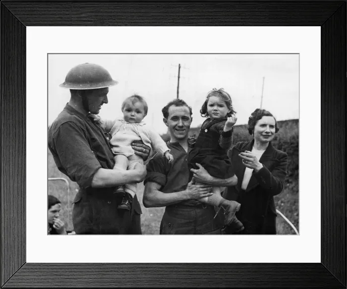 Framed Print : British soldiers making friends with French families in the Bayeux area of Normandy Framed Print : British soldiers making friends with French families in the Bayeux area of Normandy