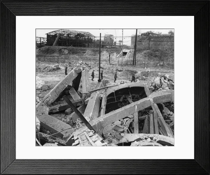 Framed Print : As the great Allied tank drive south of Caen along the Odon valley continues in Northern