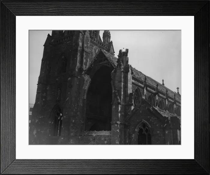 Framed Print : St Martins Church in the Bull Ring, Birmingham the morning after a heavy air raid