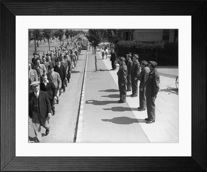 Framed Print : Men of A Company 3rd Battalion, Birmingham Home Guard, paraded at the Apollo Cinema Framed Print : Men of A Company 3rd Battalion, Birmingham Home Guard, paraded at the Apollo Cinema
