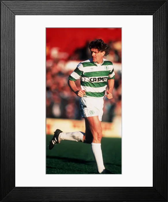 Framed Print : Roy Aitken Celtic football player November 1988 Framed Print : Roy Aitken Celtic football player November 1988