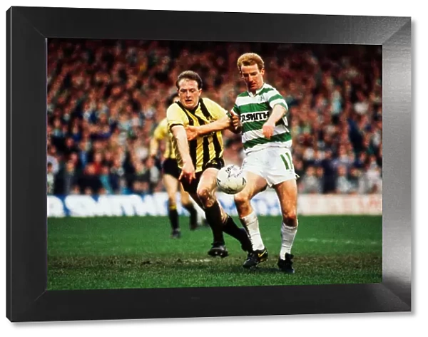Tommy Burns in action for Celtic January 1989