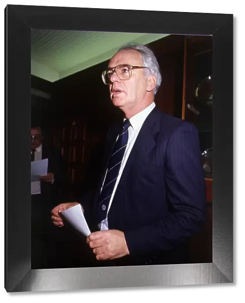Jack McGinn reading out statement November 1986