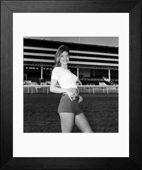 Framed Print : Shirley Anne Baines on her 21st Birthday. Her father, a well known bookmaker in
