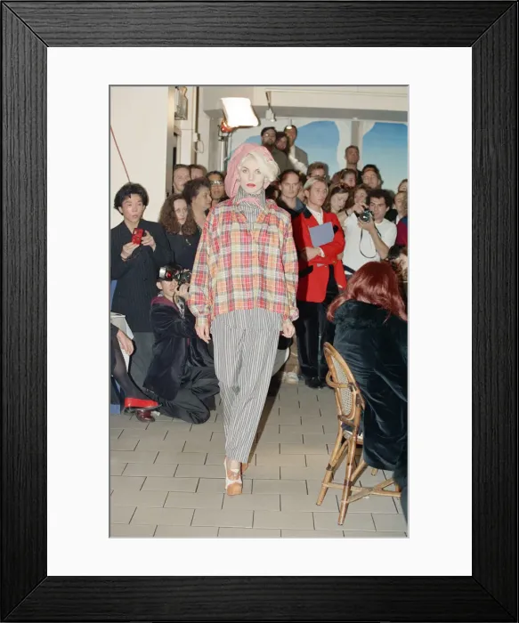 Framed Print : Vivienne Westwood fashion collection show at Tall Orders, Soho, London