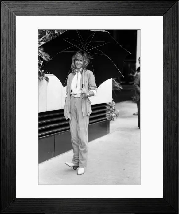 Framed Print : Olivia Newton John in London for the premiere of her latest film Xanadu Framed Print : Olivia Newton John in London for the premiere of her latest film Xanadu