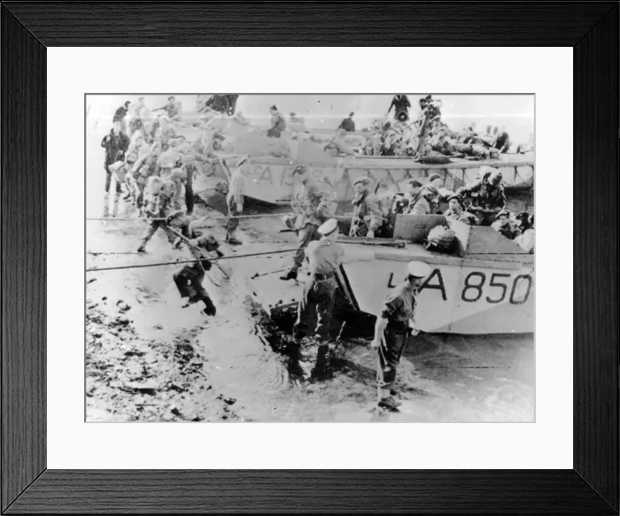 Framed Print : British troops in Salonika, Macedonia. Circa November 1944 Framed Print : British troops in Salonika, Macedonia. Circa November 1944
