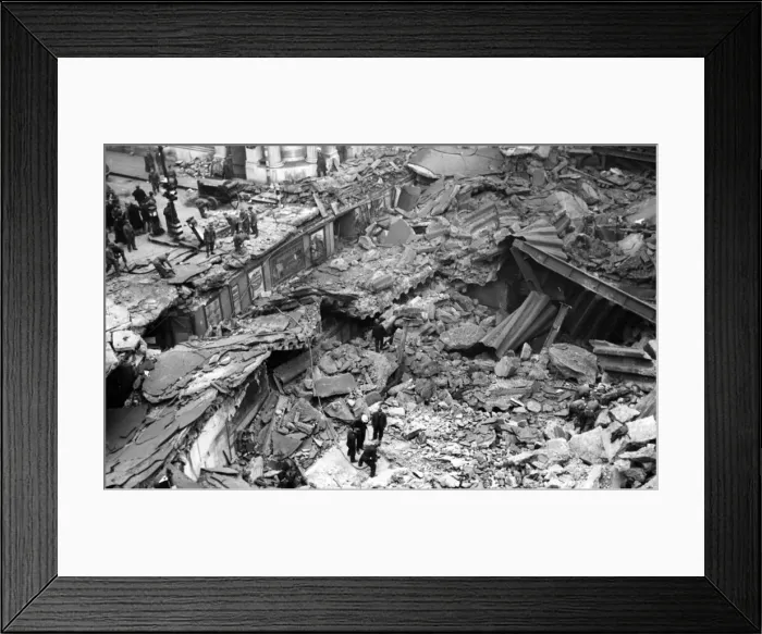 Framed Print : The Second Great Fire of London. Huge crater outside the Bank. 30th December 1940