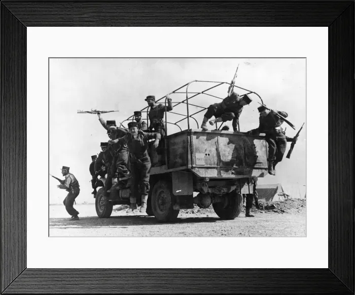 Framed Print : French infantry in The Western Desert. Picture taken 8th May 1942 Framed Print : French infantry in The Western Desert. Picture taken 8th May 1942