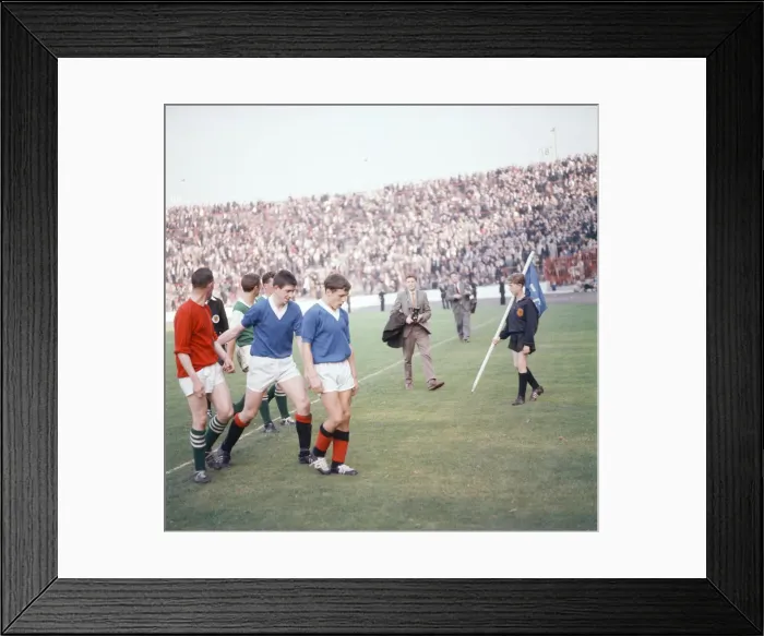 Framed Print : Rangers 5-0 Hibernian, Scottish League match action at Ibrox Stadium, Glasgow