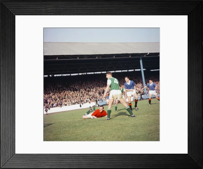 Framed Print : Rangers 5-0 Hibernian, Scottish League match action at Ibrox Stadium, Glasgow