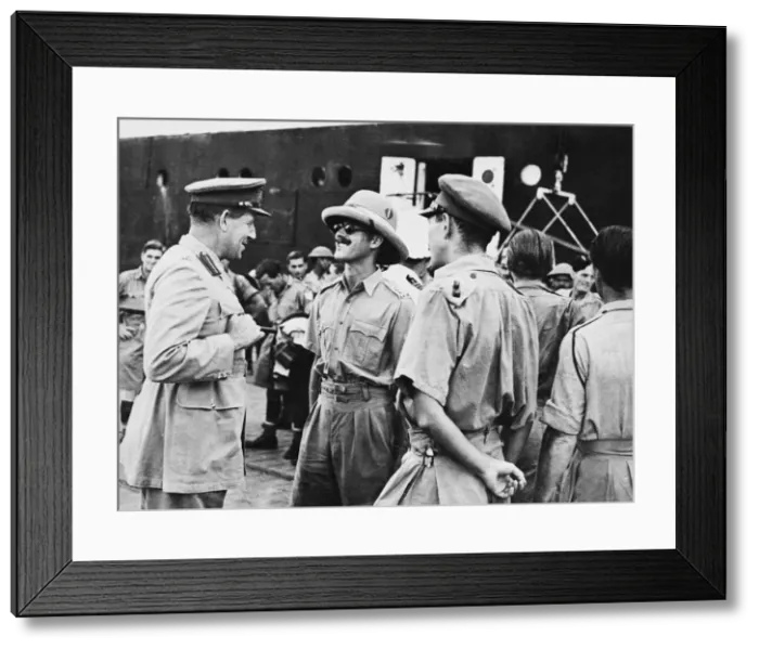 Framed Print : British prisoners return to Beirut. Major General Chrystal