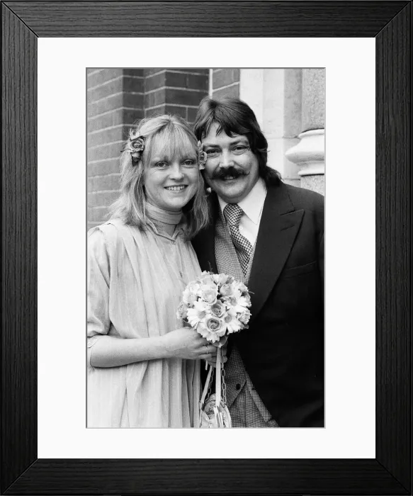 Framed Print : Topper'of the Pops wedding. Annie Nightingale marries Tony Baker at Brighton