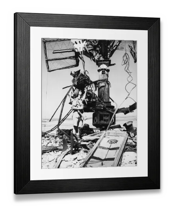 Framed Print : Captured German radar at Pachino, Sicily. 15th August 1945