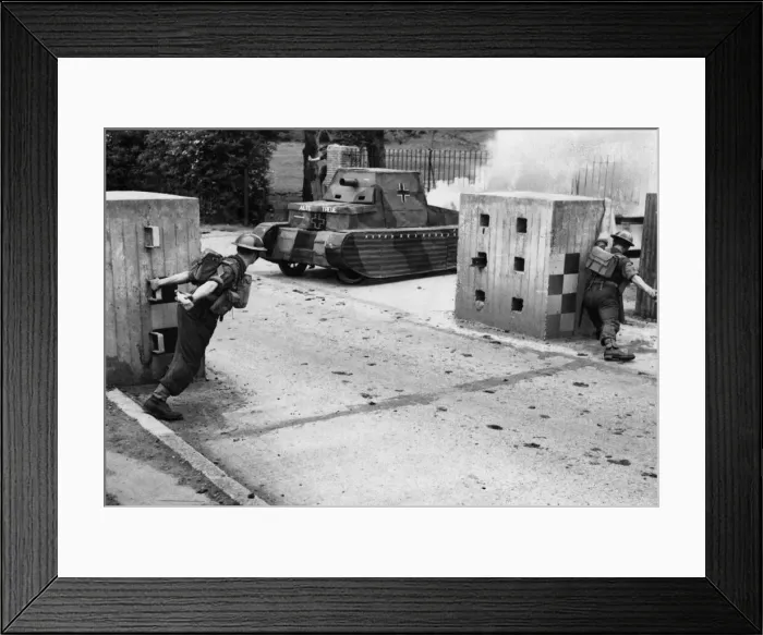 Framed Print : A general intensive training of British Army units in Northern Ireland is being