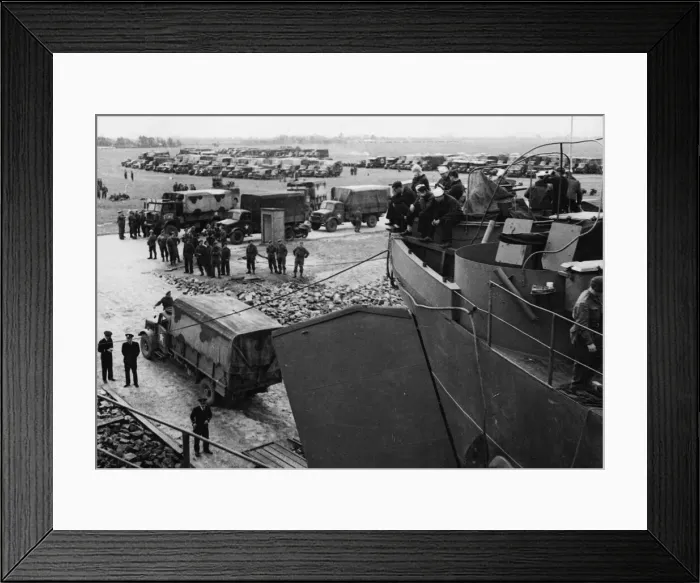 Framed Print : Units of General Transport, RASC, Medical Corps, Hamburg Framed Print : Units of General Transport, RASC, Medical Corps, Hamburg
