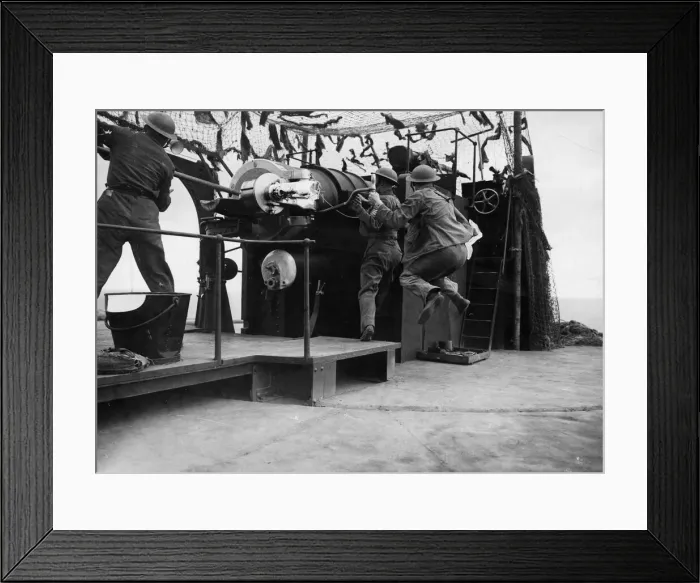 Framed Print : Training drill at a coastal battery on the East Coast. Circa September 1940 Framed Print : Training drill at a coastal battery on the East Coast. Circa September 1940