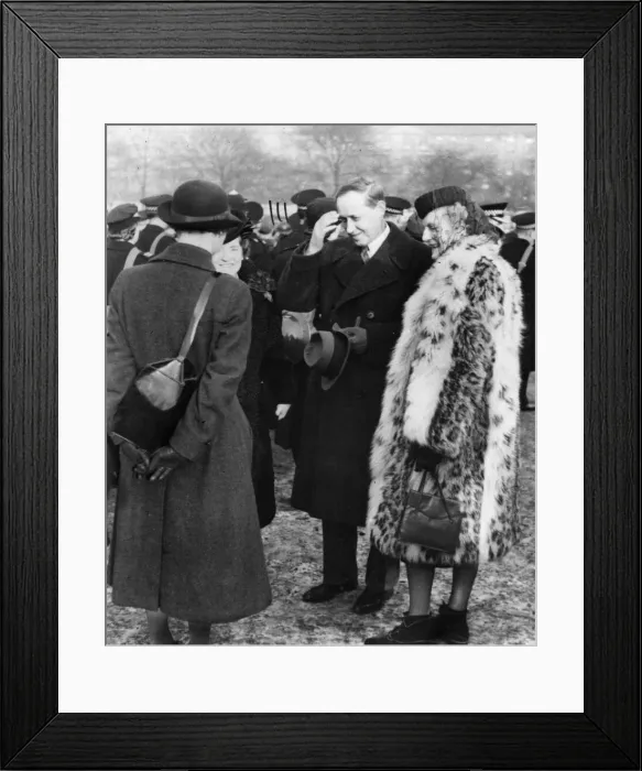 Framed Print : During Winston Churchills Northern tour, he paid a visit to Glasgow Framed Print : During Winston Churchills Northern tour, he paid a visit to Glasgow