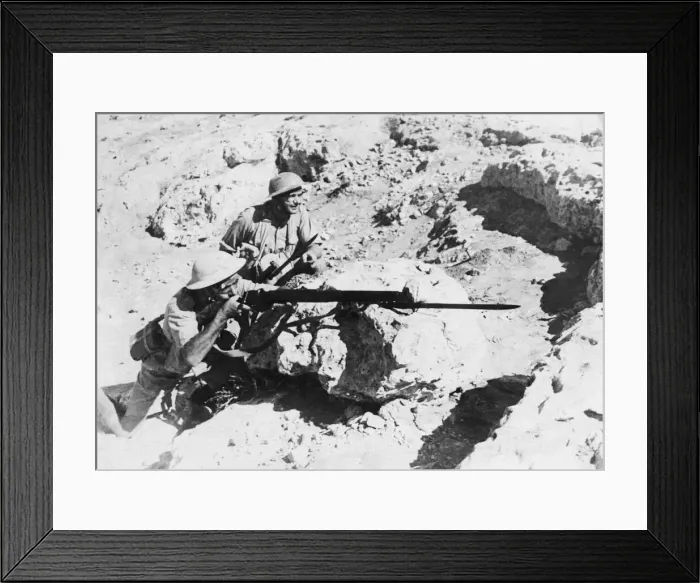 Framed Print : Polish troops who are among the defenders of Tobruk at a firing post during Second World