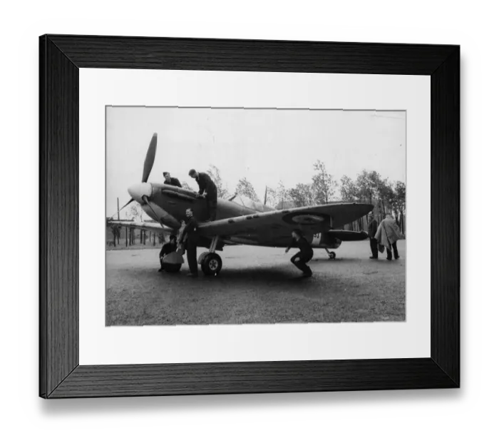 Framed Print : An RAF Spitfire fighter plane flown by Canadians commemorates Byng of Vimy Framed Print : An RAF Spitfire fighter plane flown by Canadians commemorates Byng of Vimy