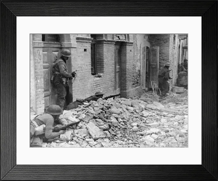 Framed Print : Caldari, which occupies a strategic positions on the Ortona- Orsogna lateral road Framed Print : Caldari, which occupies a strategic positions on the Ortona- Orsogna lateral road