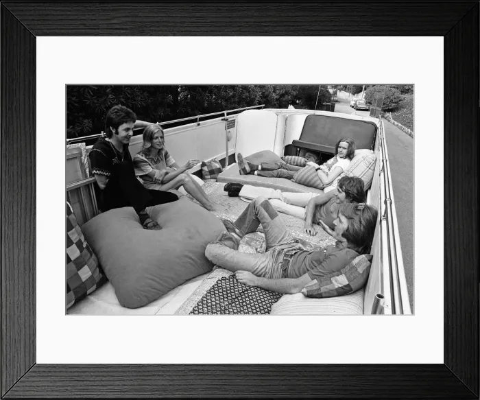 Framed Print : Paul McCartney and his wife Linda in Paris, France, with other members of the group Wings Framed Print : Paul McCartney and his wife Linda in Paris, France, with other members of the group Wings