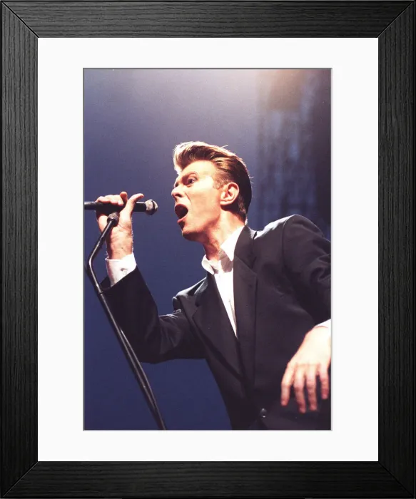 Framed Print : DAVID BOWIE IN CONCERT AT MILTON KEYNES - 5TH AUGUST 1990 Framed Print : DAVID BOWIE IN CONCERT AT MILTON KEYNES - 5TH AUGUST 1990