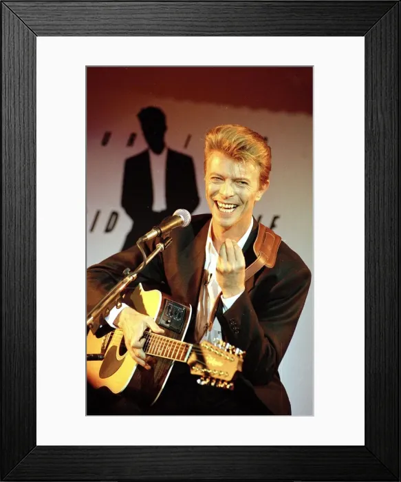 Framed Print : David Bowie at the press conference for the Sound + Vision Tour launch, Rainbow Theatre