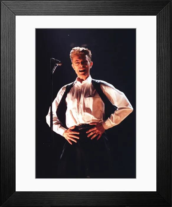 Framed Print : DAVID BOWIE IN CONCERT AT MILTON KEYNES - 5TH AUGUST 1990
