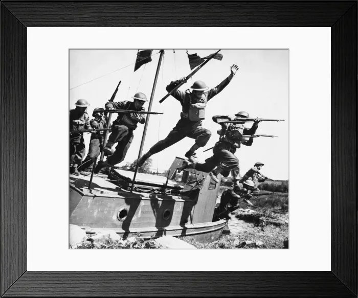 Framed Print : British troops training in Northern Ireland during Second World War. 27th June 1941 Framed Print : British troops training in Northern Ireland during Second World War. 27th June 1941