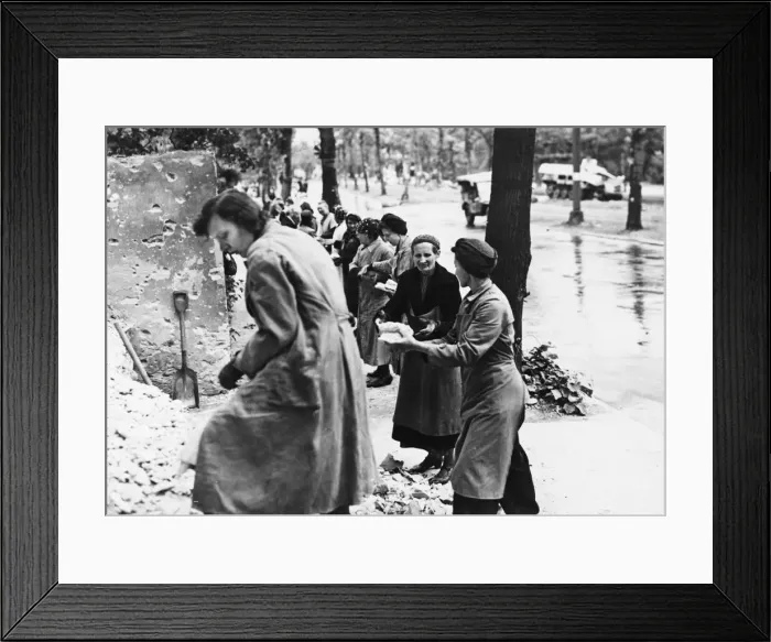 Framed Print : German women in Charlottenburg clearing rubble of bomb-out structures during the Second Framed Print : German women in Charlottenburg clearing rubble of bomb-out structures during the Second