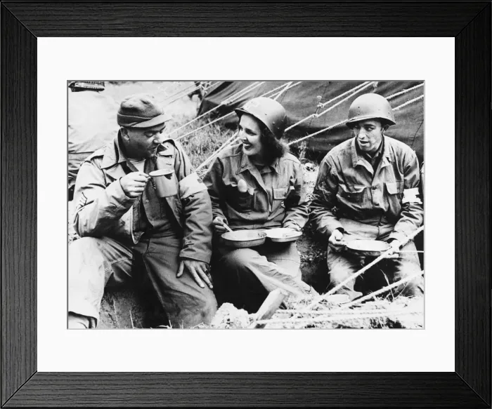 Framed Print : US soldiers Sergeant Jim McGahan and Corporal Silvio Bescatore eat with Jean Dockholm Framed Print : US soldiers Sergeant Jim McGahan and Corporal Silvio Bescatore eat with Jean Dockholm