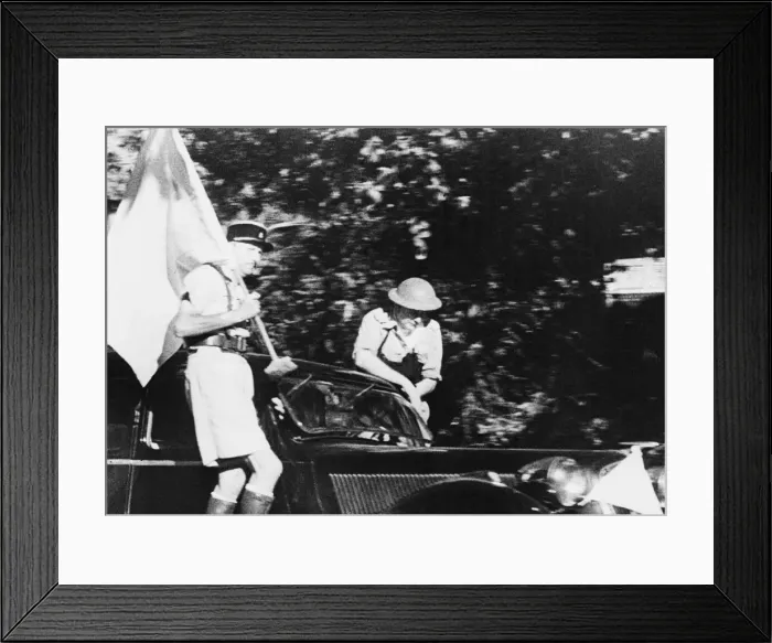 Framed Print : British and French forces capture Majunga during Second World War
