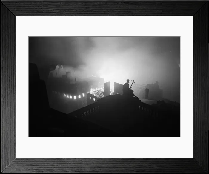 Framed Print : Statue of the Apostle St. Bartholomew on the roof of the Northern facade of St Paul
