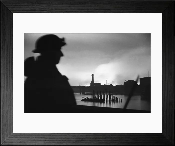 Framed Print : A member of the Home Guard looks north across the River Thames Framed Print : A member of the Home Guard looks north across the River Thames