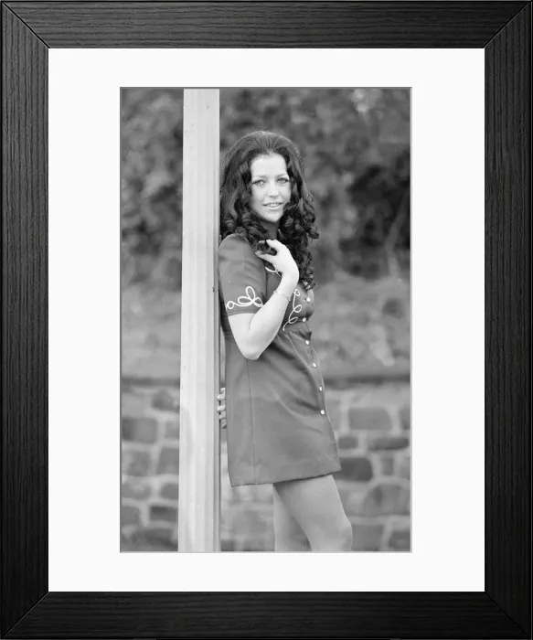 Framed Print : Barmaid from George IV Pub, on the High Street in Eston, 1973 Framed Print : Barmaid from George IV Pub, on the High Street in Eston, 1973