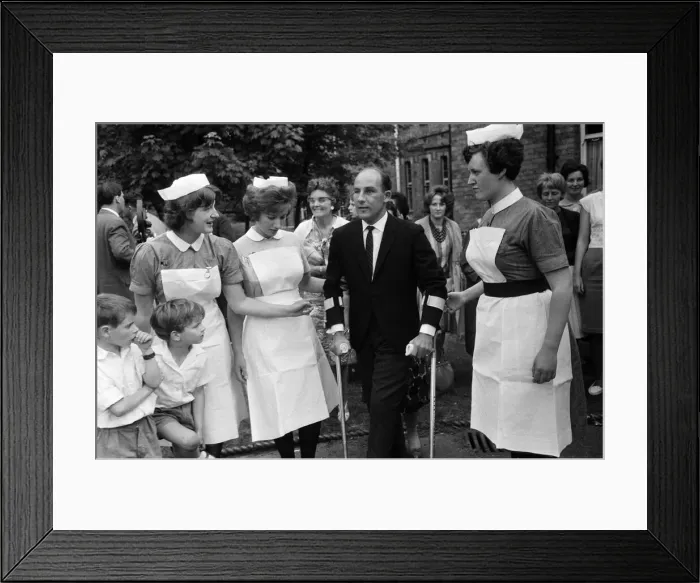 Framed Print : Stirling Moss leaving Atkinson Morley Hospital in Wimbledon