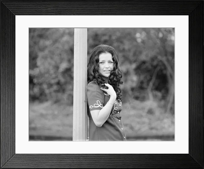 Framed Print : Barmaid from George IV Pub, on the High Street in Eston, 1973 Framed Print : Barmaid from George IV Pub, on the High Street in Eston, 1973