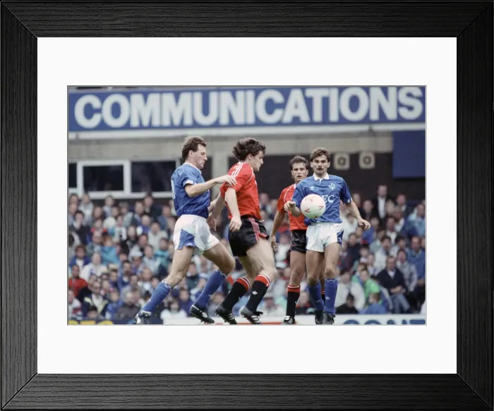 Framed Print : English League Division One match at Goodison Park. Everton 3 v Manchester United 2 Framed Print : English League Division One match at Goodison Park. Everton 3 v Manchester United 2