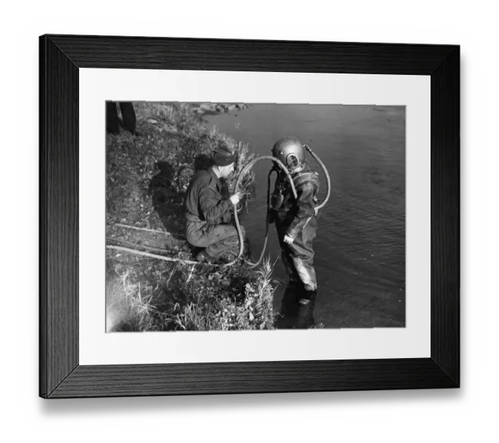 Framed Print : Men of the Pioneer Corps are doing valuable work all over the country making embankments