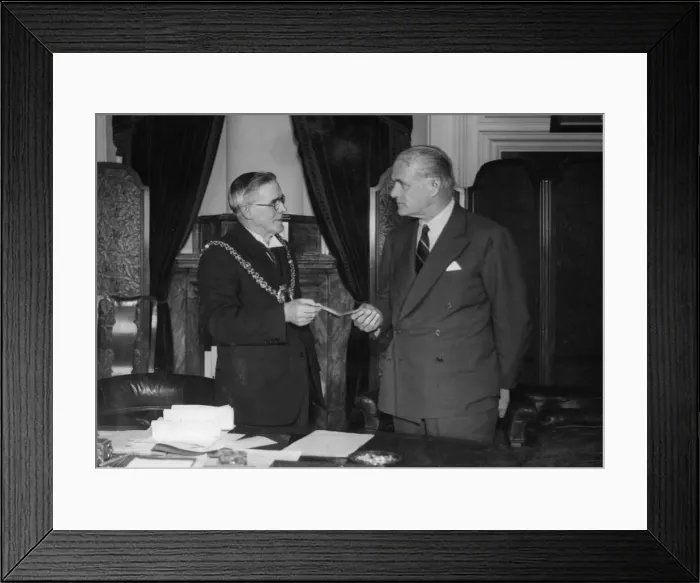 Framed Print : The cheque for £2500 to the Cardiff Air Raid Relief Fund from the British War Framed Print : The cheque for £2500 to the Cardiff Air Raid Relief Fund from the British War
