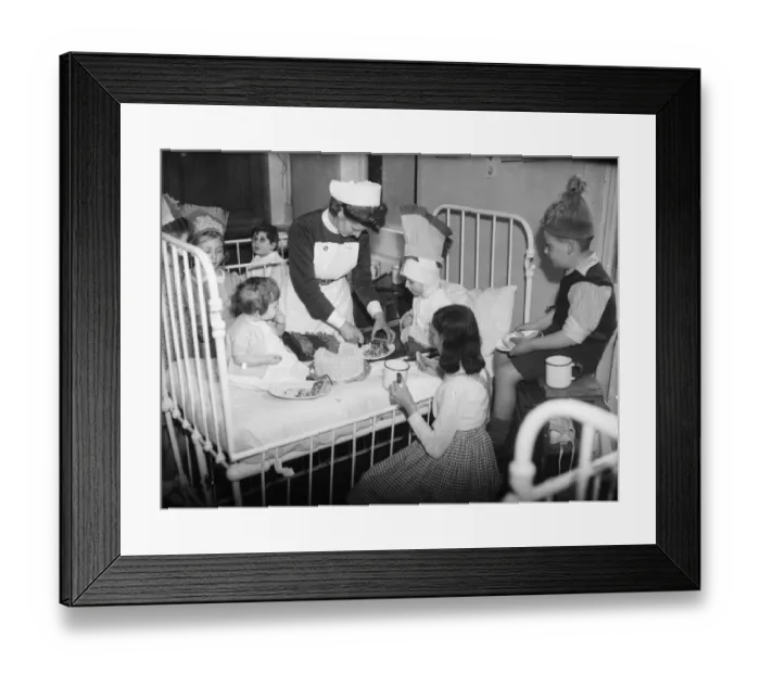Framed Print : Picture shows a childrens party at King George Hospital, Ilford, East London