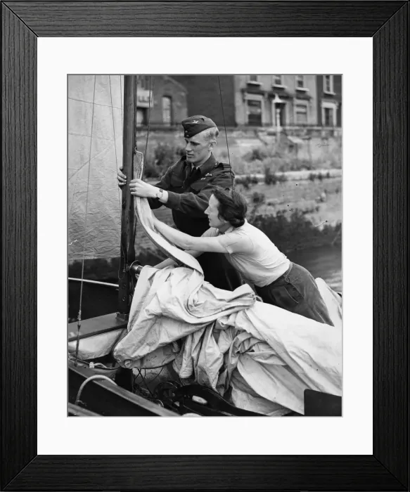 Framed Print : RAF pilots who have occasion to bale out over the sea are being instructed in the sailing Framed Print : RAF pilots who have occasion to bale out over the sea are being instructed in the sailing