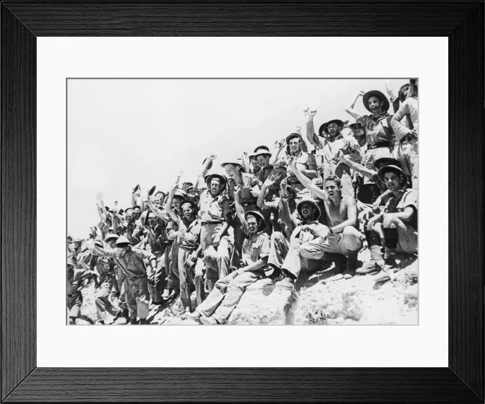 Framed Print : British soldiers returned in Syria. A group of returned prisoners in a very Framed Print : British soldiers returned in Syria. A group of returned prisoners in a very
