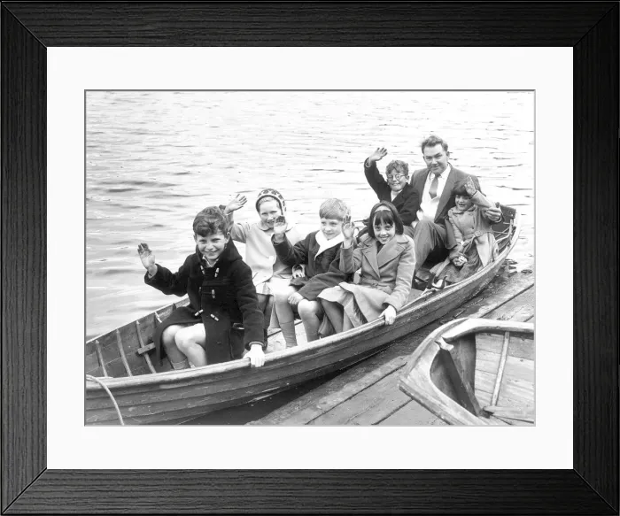 Framed Print : Taking a boat ride on the lake was a popular past-time Page 19 TWWW Potters Holiday 10th Framed Print : Taking a boat ride on the lake was a popular past-time Page 19 TWWW Potters Holiday 10th