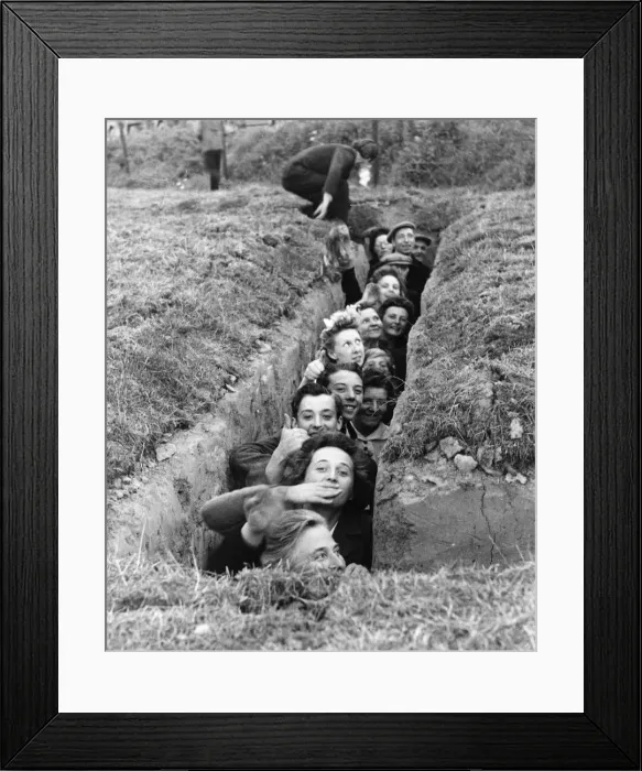 Framed Print : British troops which crossed the Belgian frontier early in the morning of 3rd September Framed Print : British troops which crossed the Belgian frontier early in the morning of 3rd September