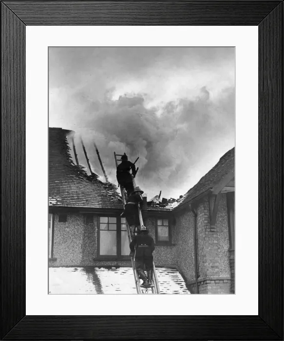Framed Print : Firemen attend to a roaring blaze at a house on Tilehurst Road Framed Print : Firemen attend to a roaring blaze at a house on Tilehurst Road