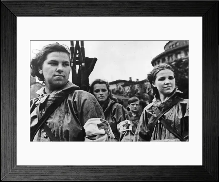 Framed Print : Soviet housewives give up their household brass and copper to the Red Army for munitions Framed Print : Soviet housewives give up their household brass and copper to the Red Army for munitions
