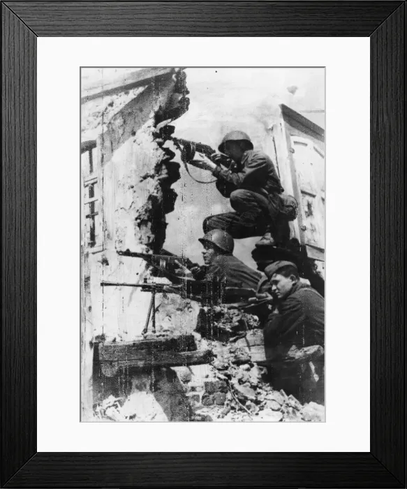 Framed Print : Red Army Russian infantry on the outskirts of Kharkov firing on the Nazi Army of Germany Framed Print : Red Army Russian infantry on the outskirts of Kharkov firing on the Nazi Army of Germany