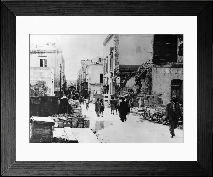 Framed Print : Raid damage in Kingsway, Valetta, capital of Malta. Circa March 1942 Framed Print : Raid damage in Kingsway, Valetta, capital of Malta. Circa March 1942